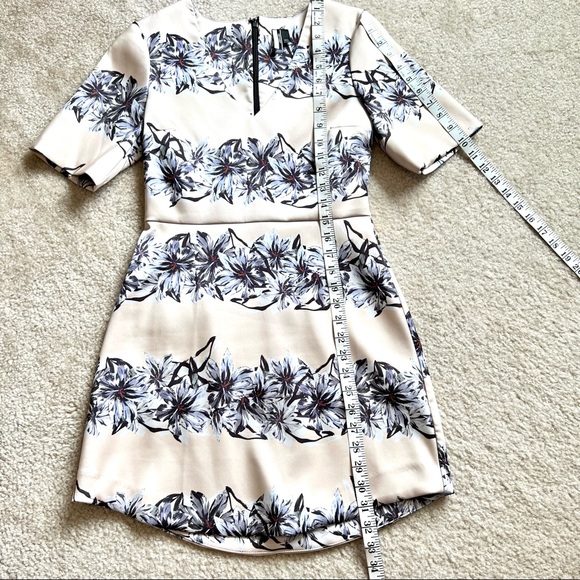 TOPSHOP Structured Champagne Floral Satiny A-Line Mini Dress—SZ. 4 - Picture 10 of 13